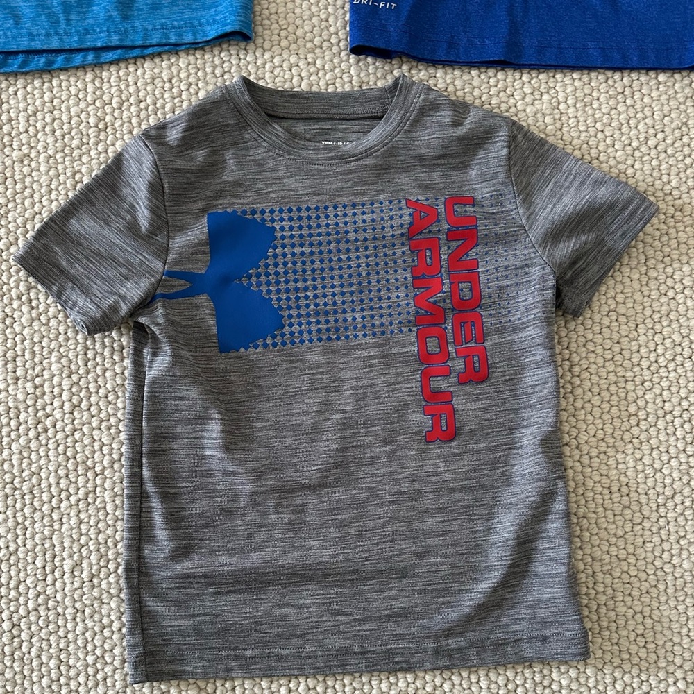 Boys youth small dri-fit tshirts, great condition! Under Armour and Nike - Picture 7 of 7